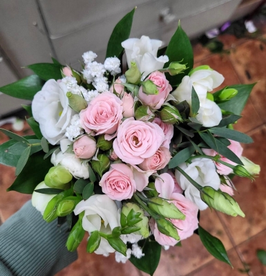 Wedding  pink and white handtied